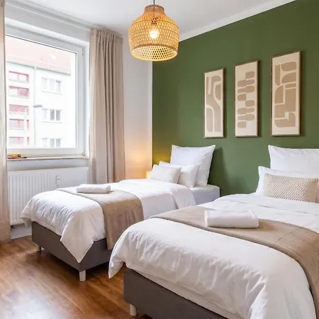 Bahnhofsnahe Mit Boxspringbetten, Wlan, Vollausgestattete Kueche, Balkon Apartment Halberstadt